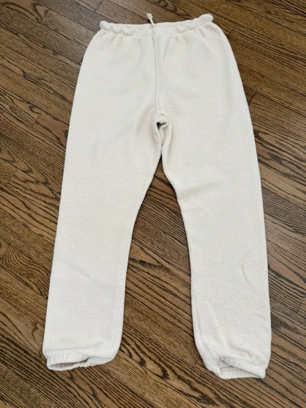 NWOT Perfect White Tee fleetwood inside out fleece jogger XS